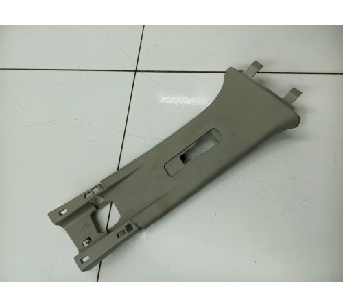 Обшивка центральной стойки правая верхняя