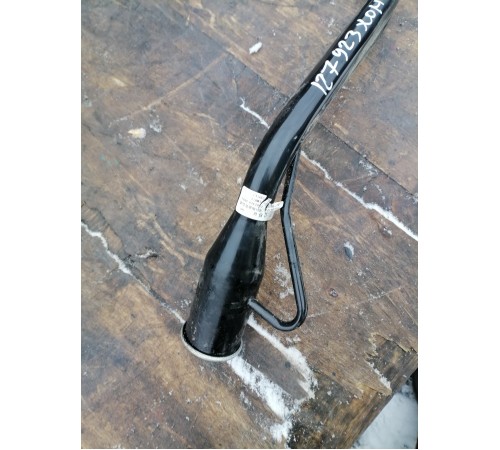 Горловина топливного бака