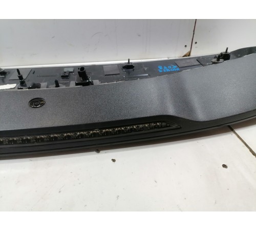 Спойлер крышки багажника