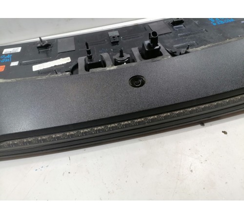 Спойлер крышки багажника