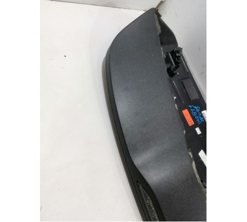 Спойлер крышки багажника