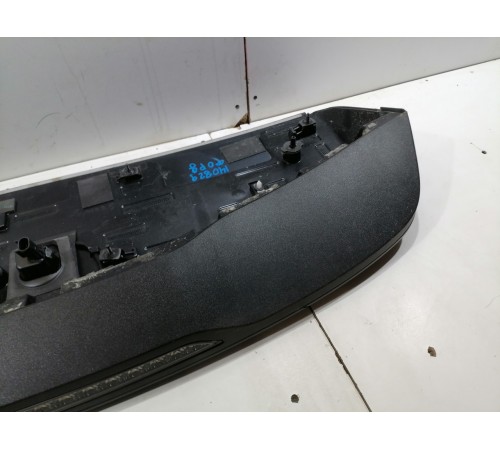 Спойлер крышки багажника