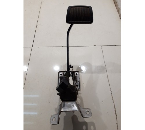 Педаль тормоза