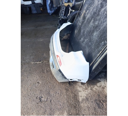 Задний бампер в сборе