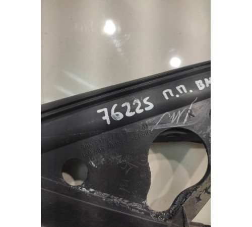 Уплотнитель двери (передний, правый)