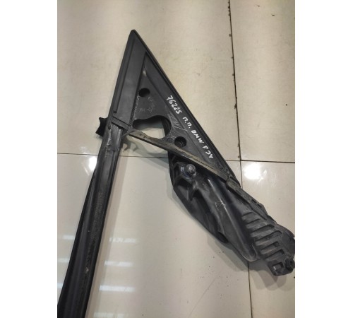 Уплотнитель двери (передний, правый)