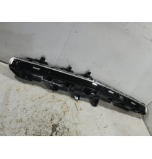 Воздушный дефлектор центральный с декоративной накладкой в сборе