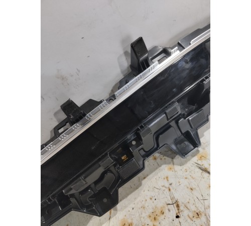 Воздушный дефлектор центральный с декоративной накладкой в сборе