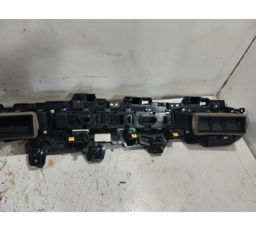 Воздушный дефлектор центральный с декоративной накладкой в сборе