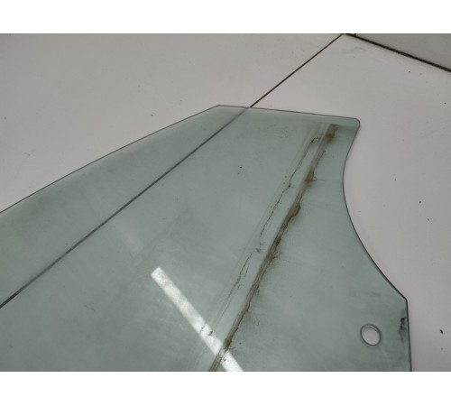 Стекло двери переднее правое