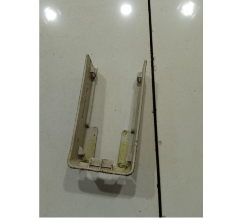 Накладка крепления сиденья передняя левая