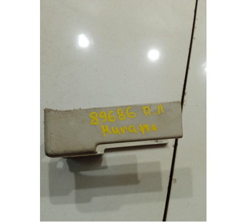 Накладка крепления сиденья передняя левая