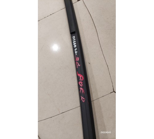 Уплотнитель стекла двери (задний правый внутренний)