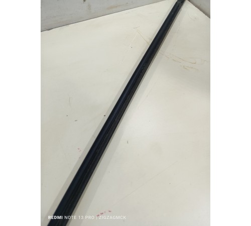 Уплотнитель стекла задний правый внешний