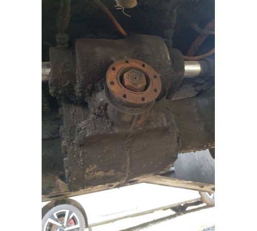 Передний мост (передний редуктор)