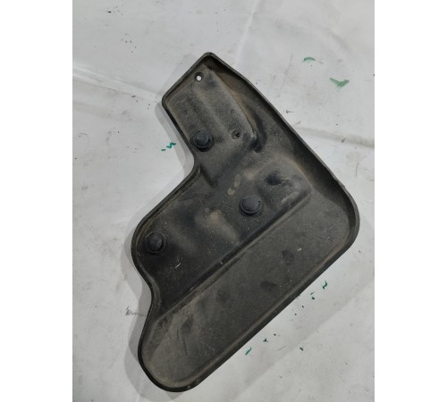 Брызговик передний левый