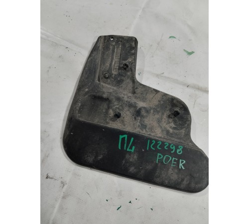 Брызговик передний левый