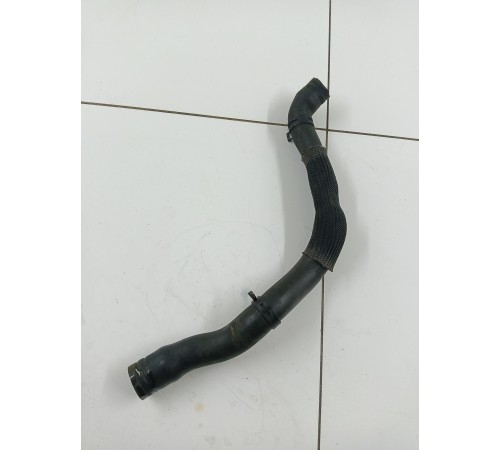 Патрубок системы охлаждения