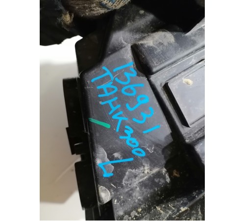 Фара головного света левая