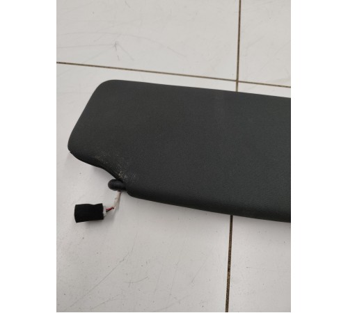 Козырёк левый