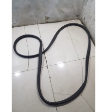 Уплотнитель двери задний правый