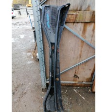 Жабо лобового стекла под дворники