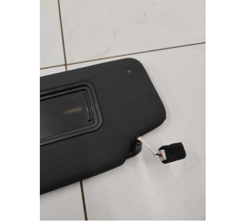 Козырёк левый