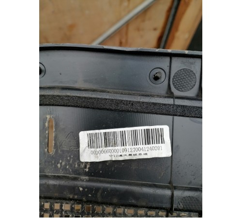 Жабо лобового стекла под дворники