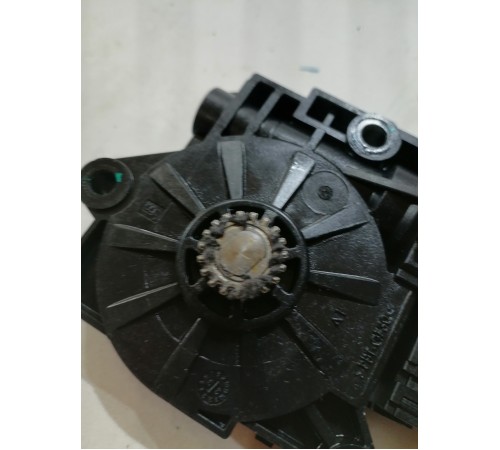 Моторчик панорамного люка задний