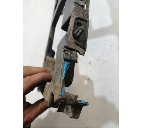 Кронштейн заднего бампера правый