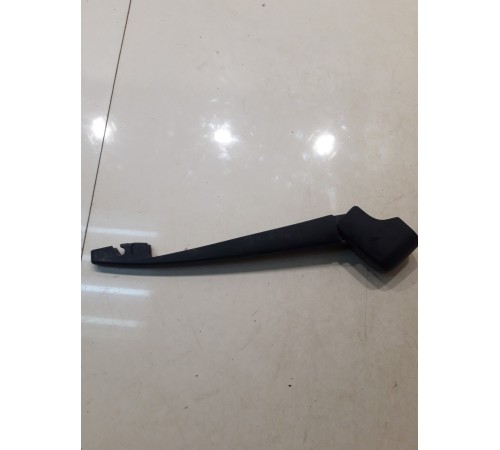 Поводок стеклоочистителя (задний)