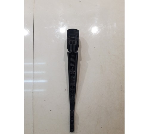 Поводок стеклоочистителя (задний)