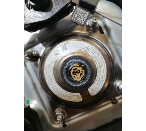 Подушка безопасности водителя