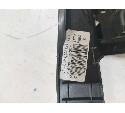 Уголок двери передний левый