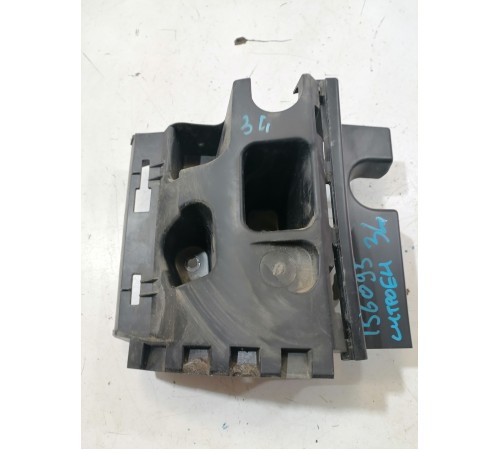 Кронштейн заднего бампера левый