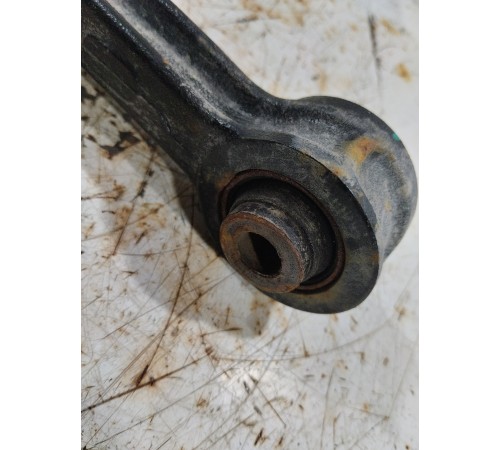 Рычаг подвески передний правый верхний