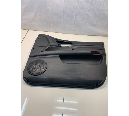 Обшивка двери (передняя, правая)