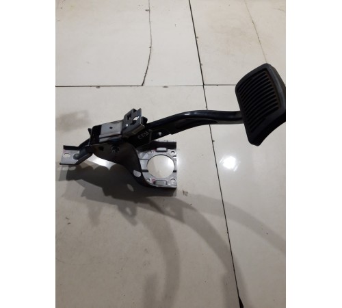 Педаль тормоза