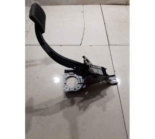 Педаль тормоза