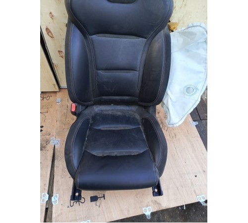 Сиденье переднее левое