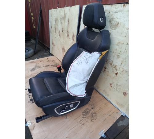 Сиденье переднее левое