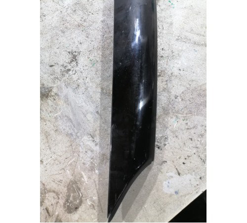 Молдинг лобового стекла левый