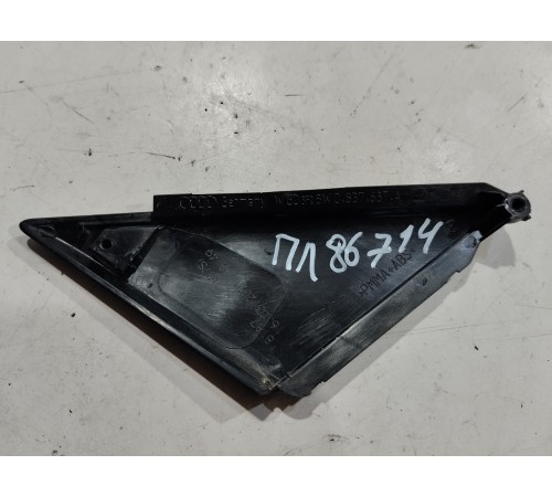 Уголок двери (передний левый)