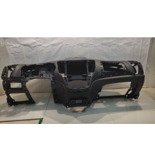 Передняя панель салона