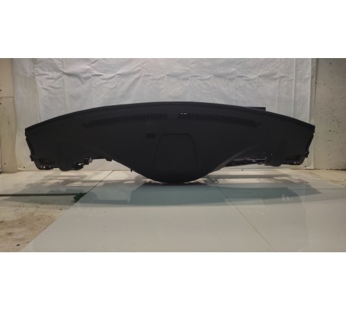 Передняя панель салона