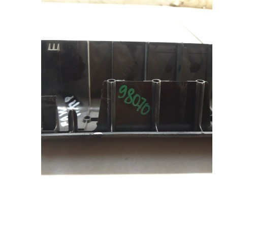 Накладка порога (передняя правая)