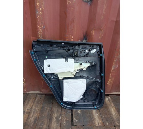 Обшивка двери задняя правая