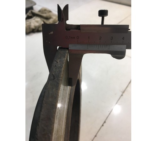 Тормозной диск (задний, правый)