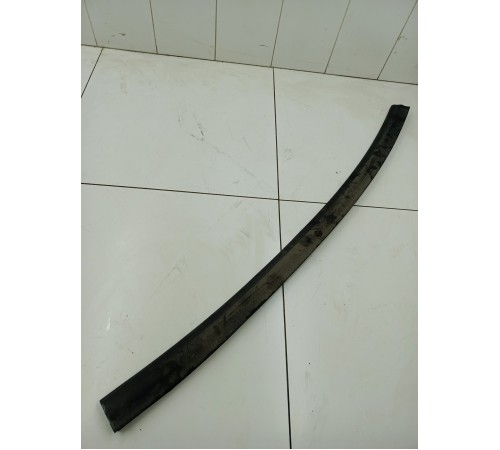 Уплотнитель капота