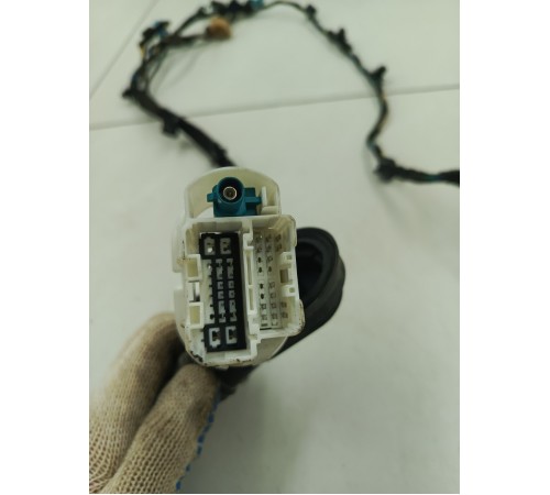 Электропроводка двери передняя левая